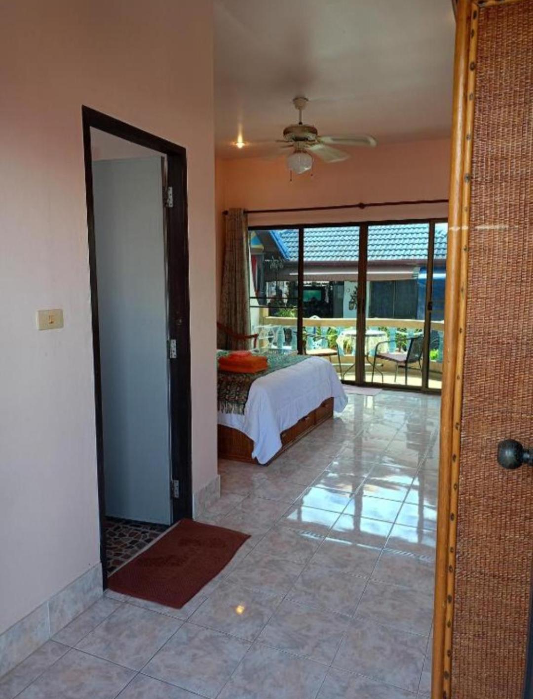 Patong Sunbeach Mansion Exterior photo
