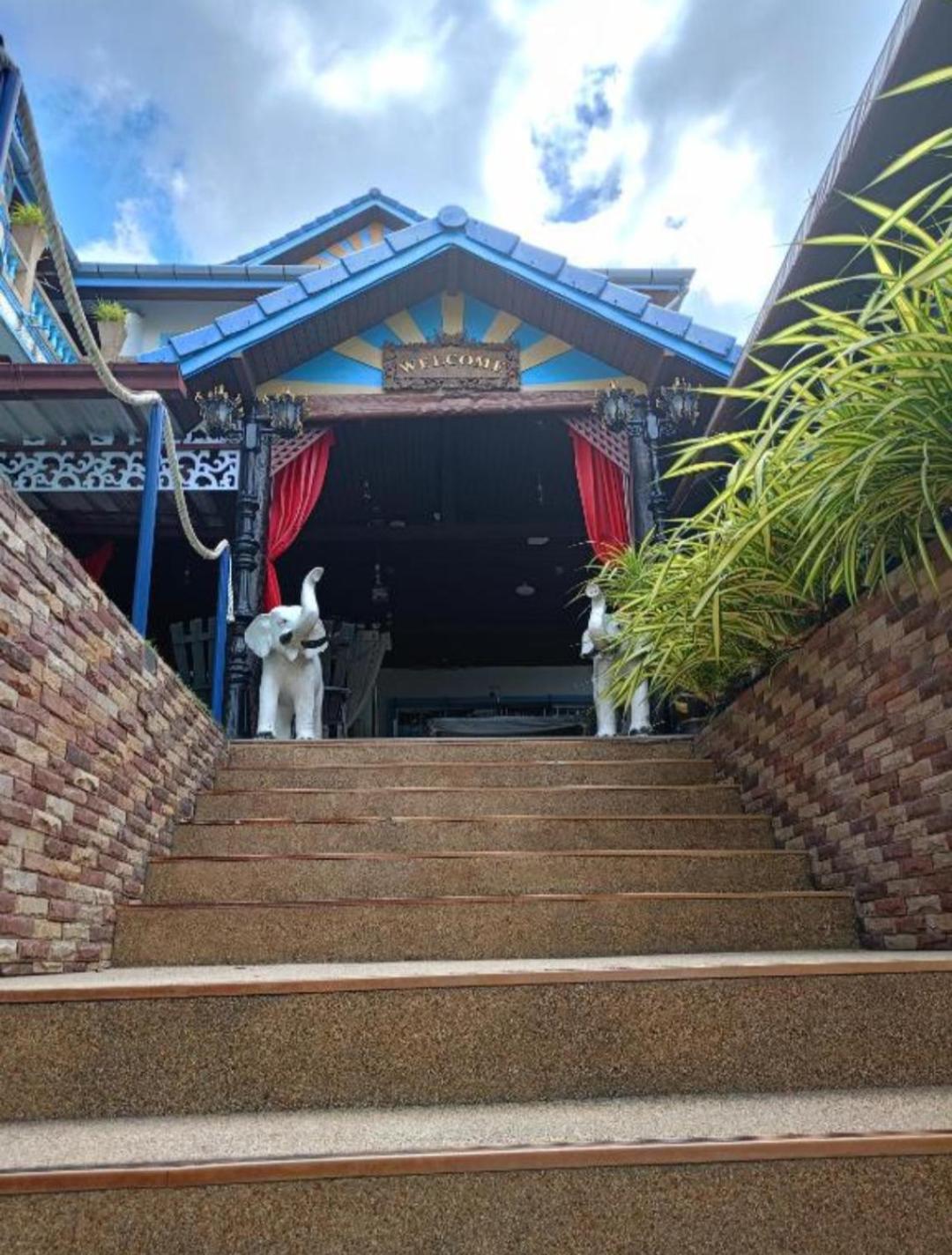 Patong Sunbeach Mansion Exterior photo